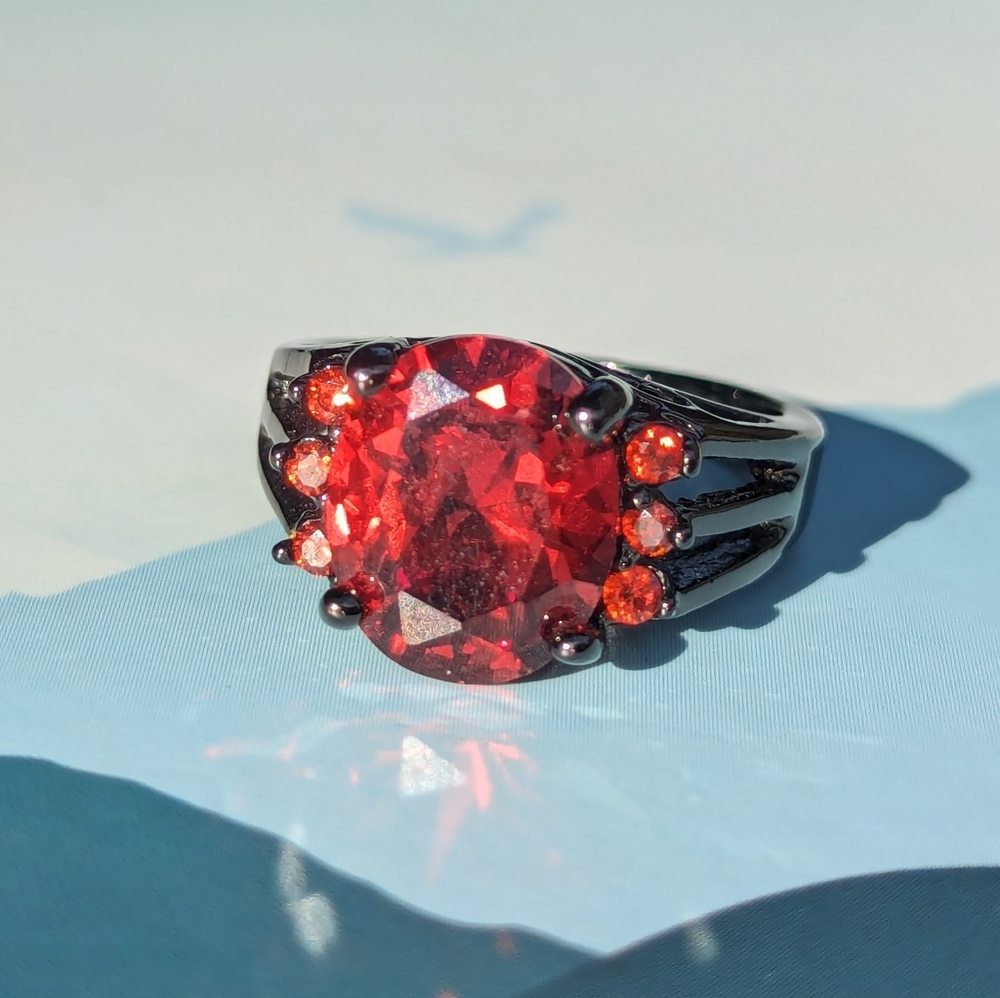 🩸 Dark Red Stone with Black Metal Ring Size 7/8
